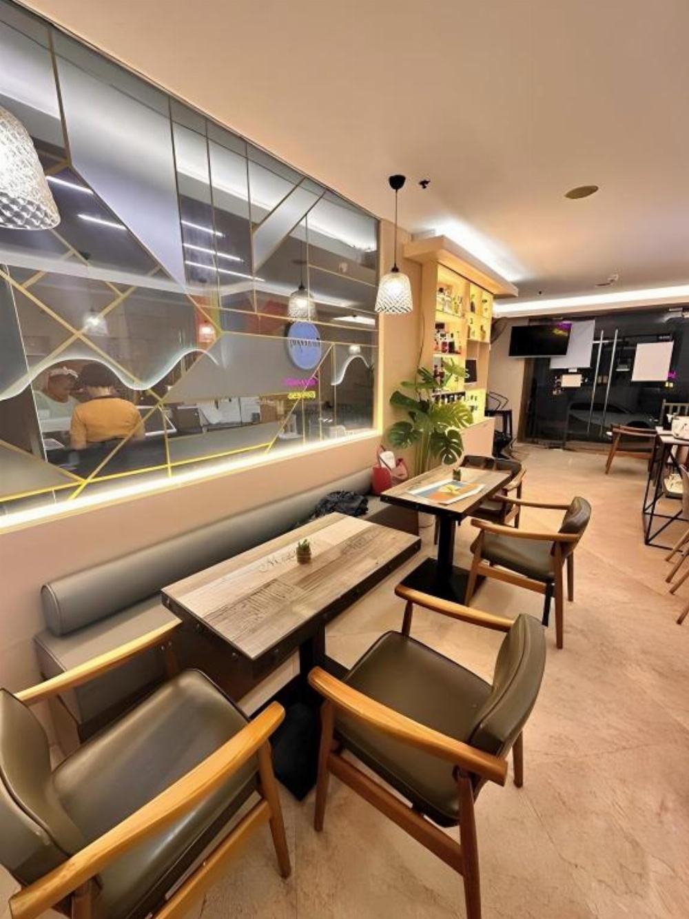 Regency Grand Suites